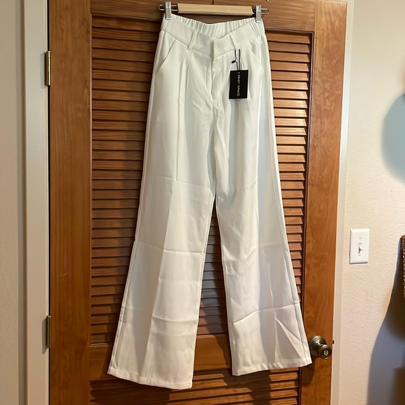 🤍 NWT Daisy Grace viral white wide leg trouser 🤍 - Picture 4 of 6